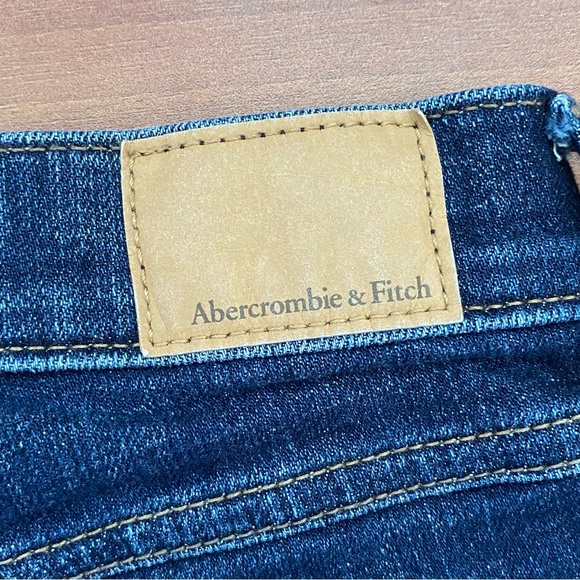 Abercrombie & Fitch Low Rise Distressed Short Size 2/26 - Picture 4 of 6